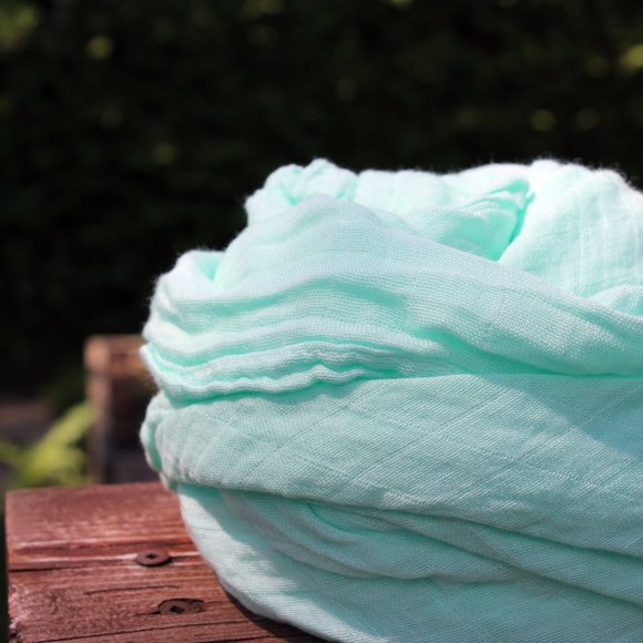 Laora NWT Organic scarf in mint color - Picture 4 of 5